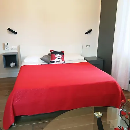 Nelle Favole, E * Castellabate